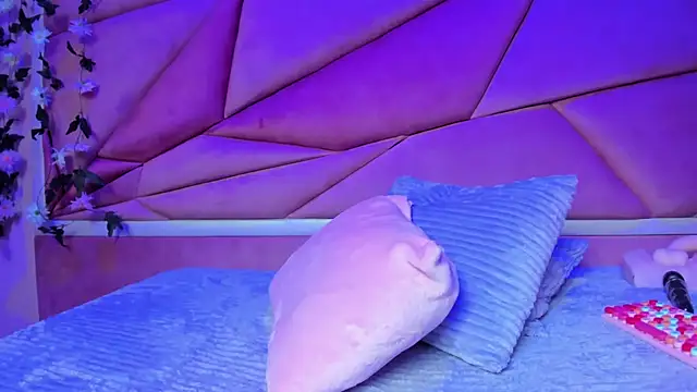 Snapshot of luna_miler_ chatting on October 2025 02:54:01 AM luna miler online show from October 2025 02:54:01 AM