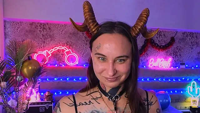 Cool Freak  online show from November 2025 10:26:01 AM