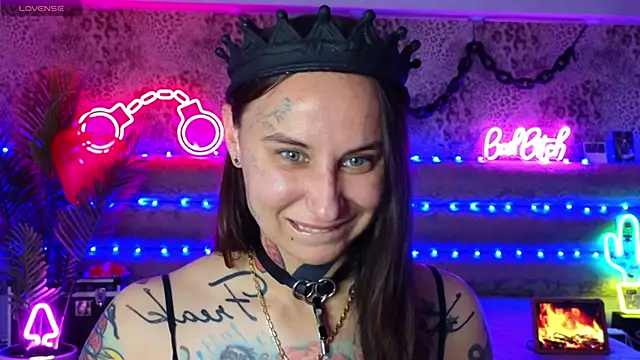 Cool Freak  online show from April 2026 10:43:01 AM