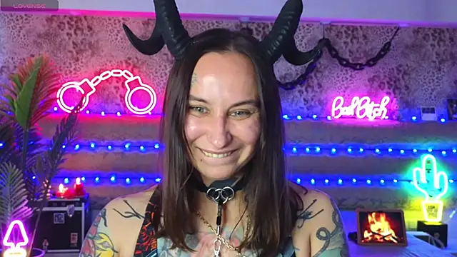 Cool Freak  online show from May 2026 10:15:01 AM