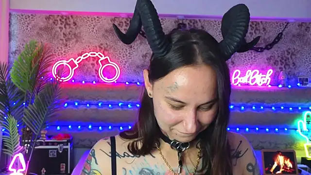Cool Freak  online show from May 2026 10:15:02 AM