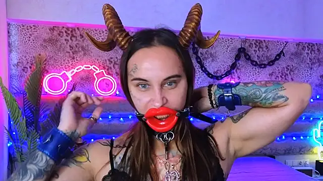 Snapshot of Cool_Freak_ chatting on October 2025 09:45:01 AM Cool Freak online show from October 2025 09:45:01 AM