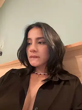 Ale Lewis online show from November 2025 06:57:02 PM