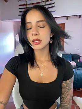 Snapshot of Ale_Lewis chatting on September 2025 09:10:02 PM Ale Lewis online show from September 2025 09:10:02 PM