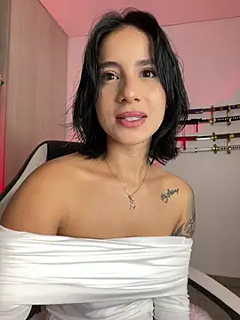 Snapshot of Ale_Lewis chatting on January 2025 11:43:02 PM Ale Lewis online show from January 2025 11:43:02 PM