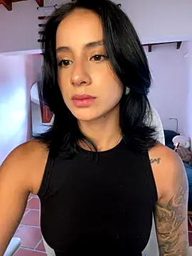 Snapshot of Ale_Lewis chatting on October 2025 09:04:02 PM Ale Lewis online show from October 2025 09:04:02 PM