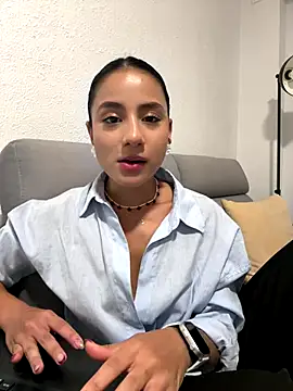 Snapshot of Ale_Lewis chatting on October 2025 07:57:02 PM Ale Lewis online show from October 2025 07:57:02 PM