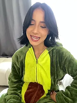 Snapshot of Ale_Lewis chatting on February 2025 08:37:01 PM Ale Lewis online show from February 2025 08:37:01 PM