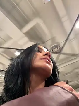 Snapshot of Ale_Lewis chatting on November 2025 01:26:01 PM Ale Lewis online show from November 2025 01:26:01 PM