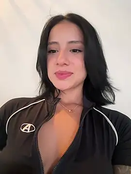 Snapshot of Ale_Lewis chatting on March 2025 09:46:02 PM Ale Lewis online show from March 2025 09:46:02 PM