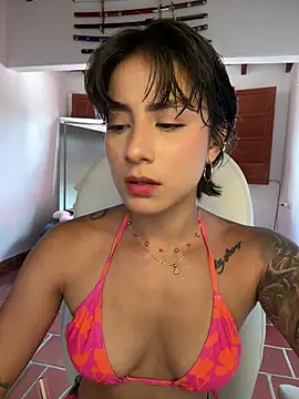 Ale Lewis online show from July 2026 07:03:02 PM