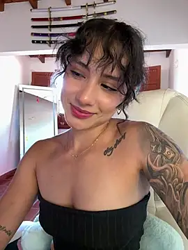 Ale Lewis online show from June 2026 07:03:01 PM