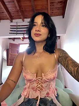 Ale Lewis online show from November 2025 07:58:01 PM