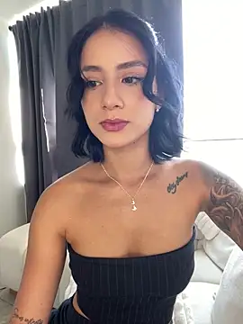 Snapshot of Ale_Lewis chatting on January 2025 09:07:01 PM Ale Lewis online show from January 2025 09:07:01 PM