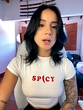 Snapshot of Ale_Lewis chatting on September 2025 02:06:02 PM Ale Lewis online show from September 2025 02:06:02 PM