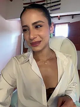 Ale Lewis online show from May 2026 07:09:02 PM