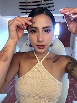 Ale Lewis online show from July 2026 07:03:01 PM