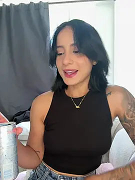 Snapshot of Ale_Lewis chatting on February 2025 09:17:02 PM Ale Lewis online show from February 2025 09:17:02 PM