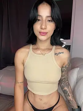 Snapshot of Ale_Lewis chatting on February 2025 11:53:01 PM Ale Lewis online show from February 2025 11:53:01 PM