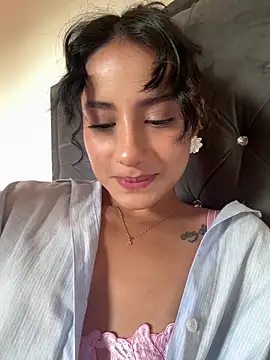 Ale Lewis online show from May 2026 09:10:02 PM