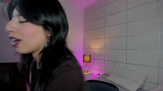 NanaRott online show from April 2026 07:38:02 PM