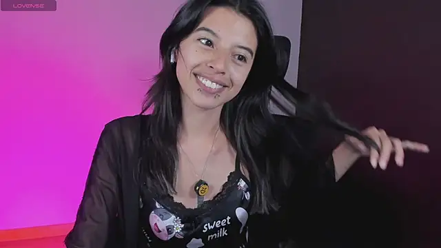 Snapshot of NanaRott chatting on May 2026 03:28:02 AM NanaRott online show from May 2026 03:28:02 AM