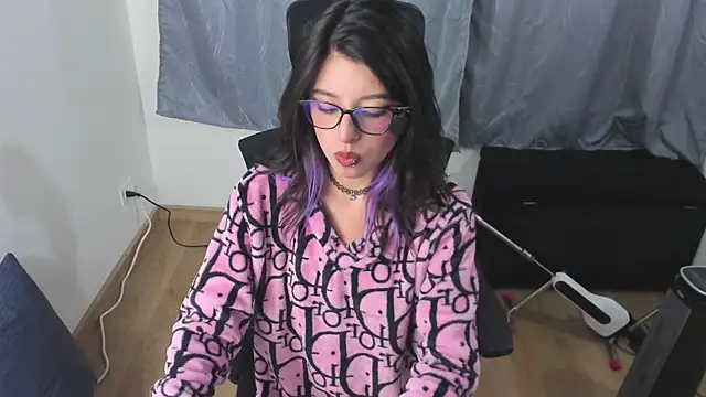 NanaRott online show from March 2025 05:00:02 AM