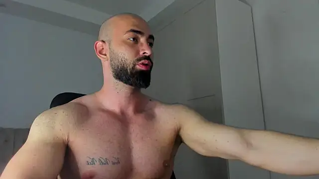 MichaelMasterss online show from April 2026 09:02:02 PM