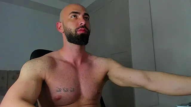 MichaelMasterss online show from April 2026 08:35:01 PM