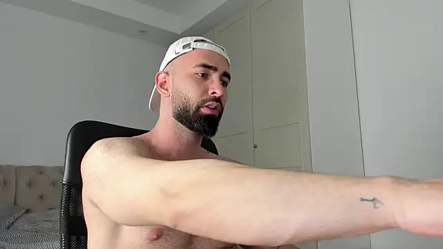 MichaelMasterss online show from April 2026 09:06:01 PM