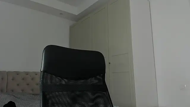 MichaelMasterss online show from April 2026 09:39:33 PM