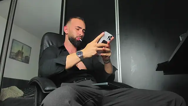 Snapshot of MichaelMasterss chatting on November 2025 08:46:02 PM MichaelMasterss online show from November 2025 08:46:02 PM