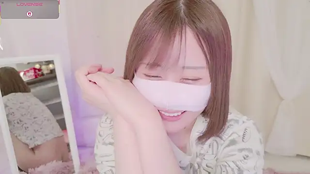 Snapshot of Yuu__k chatting on February 2025 04:32:01 PM Yuu  k online show from February 2025 04:32:01 PM