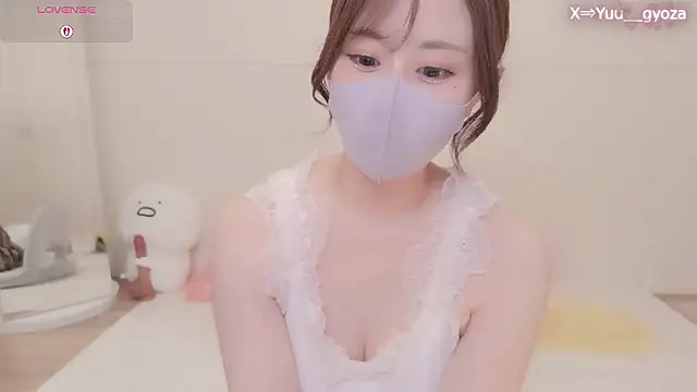 Snapshot of Yuu__k chatting on May 2026 02:34:02 PM Yuu k online show from May 2026 02:34:02 PM