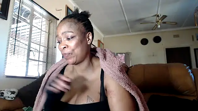 Snapshot of Gucci_Bx chatting on May 2026 10:55:01 AM Gucci Bx online show from May 2026 10:55:01 AM