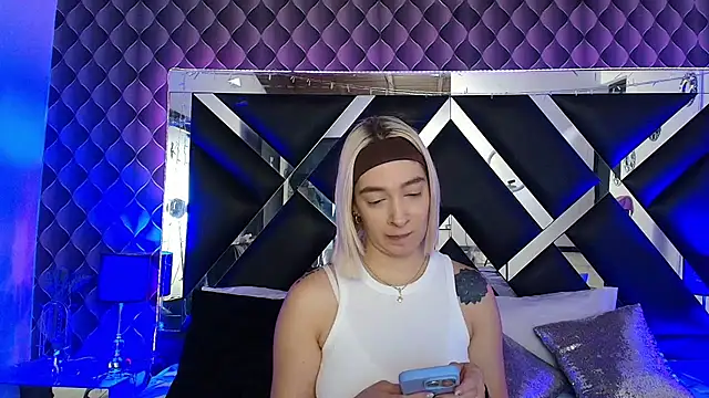 victoriaa lee  online show from March 2026 07:12:02 PM