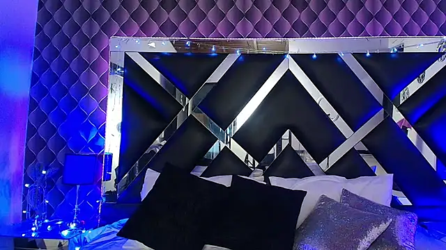 victoriaa lee  online show from March 2026 07:15:01 PM