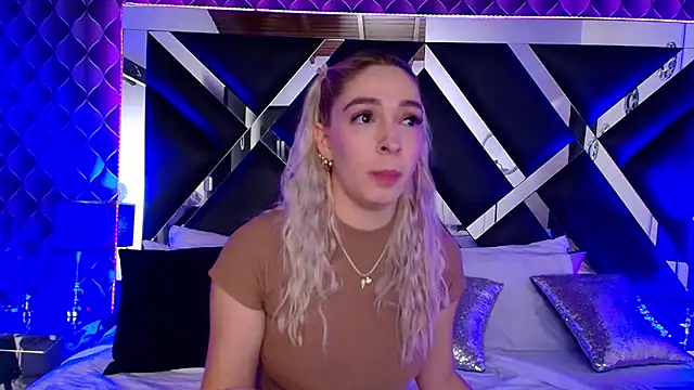 victoriaa lee  online show from October 2025 07:14:02 PM