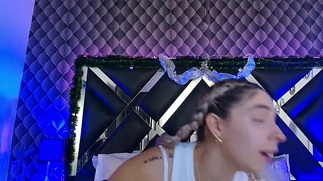 victoriaa lee  online show from December 2025 07:07:02 PM