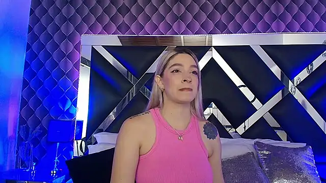 victoriaa lee  online show from December 2025 09:14:01 PM