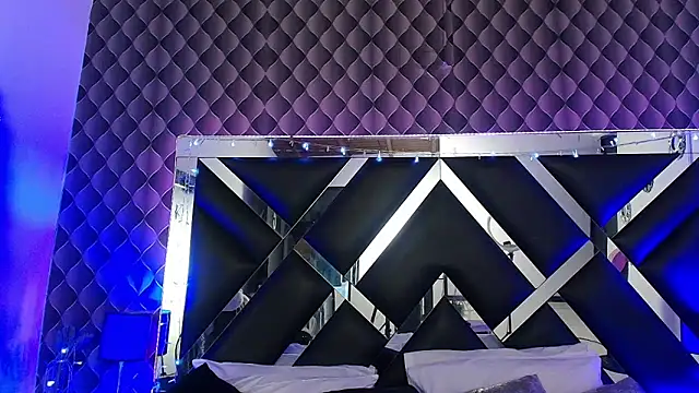 victoriaa lee  online show from February 2026 07:00:01 PM