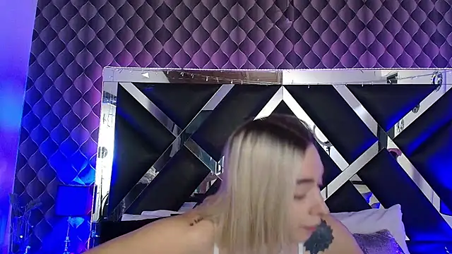 victoriaa lee  online show from May 2026 07:31:02 PM