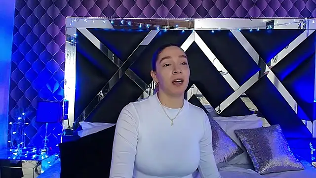 victoriaa lee  online show from February 2026 07:02:01 PM