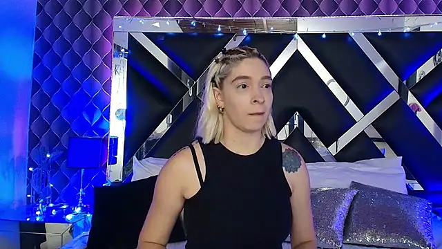 victoriaa lee  online show from March 2026 06:55:01 PM