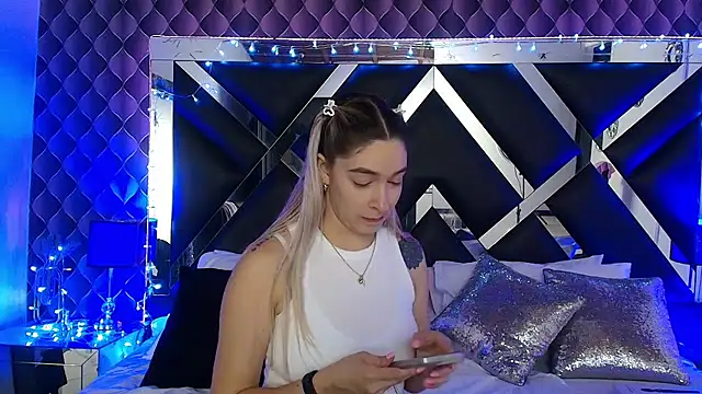 victoriaa lee  online show from January 2026 08:12:01 PM