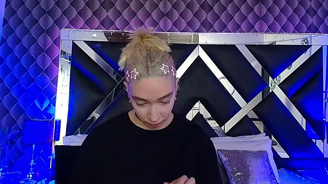 victoriaa lee  online show from February 2026 07:12:01 PM