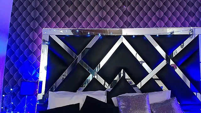 victoriaa lee  online show from April 2026 07:42:02 PM