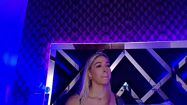 victoriaa lee  online show from October 2025 07:37:02 PM