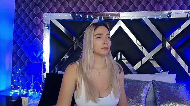 victoriaa lee  online show from January 2026 07:40:01 PM