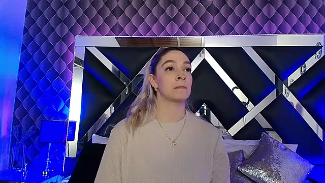 victoriaa lee  online show from November 2025 08:34:01 PM